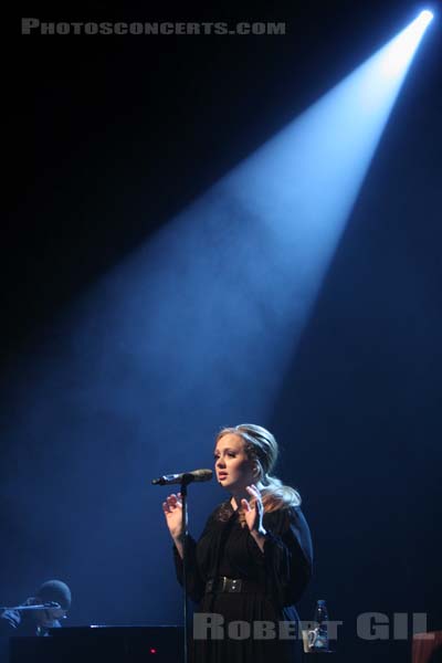 ADELE - 2011-04-04 - PARIS - La Cigale - 